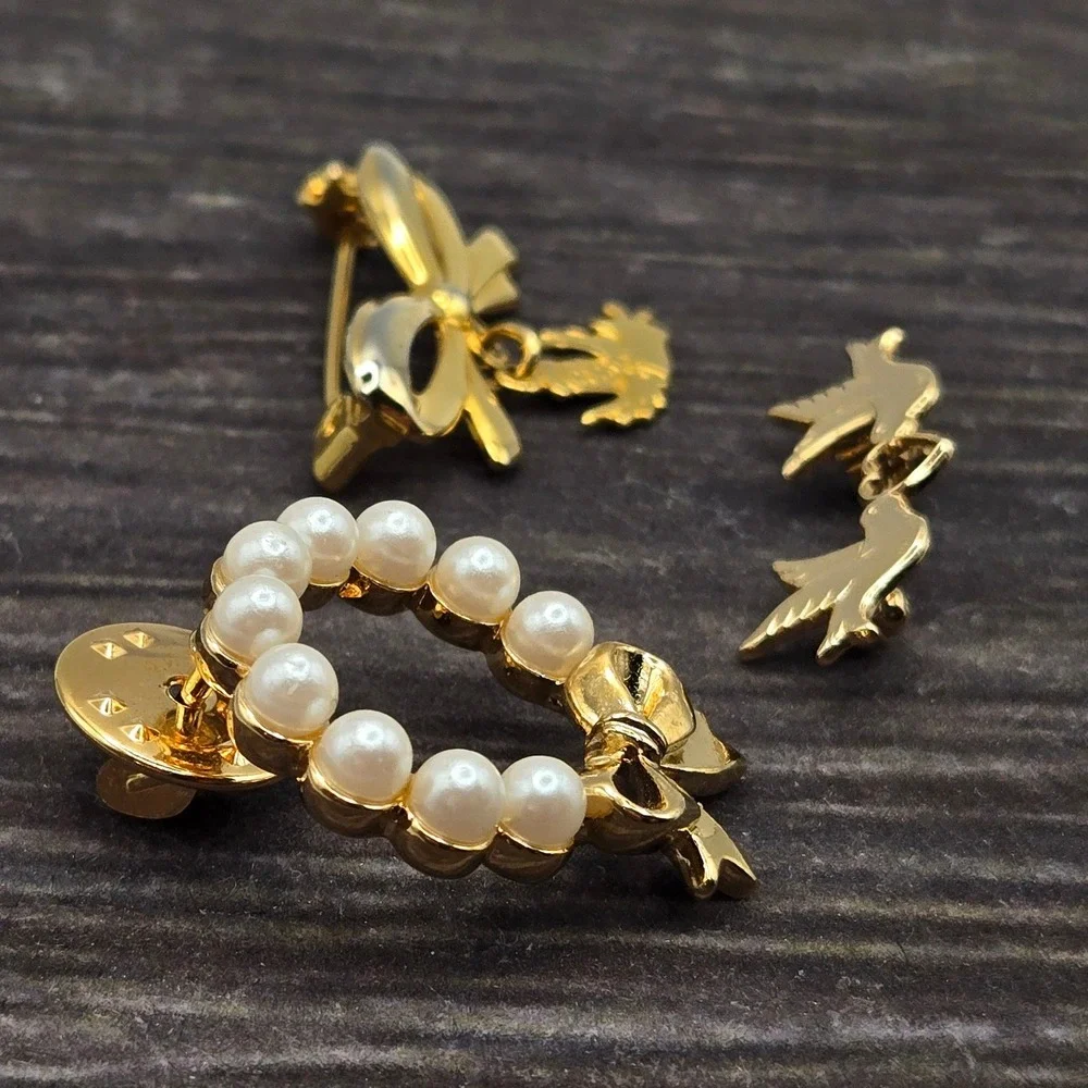 Vintage Gold Tone Brooch Pin Set Faux Pearl Wreath Angel Bow Love‎ Birds Heart